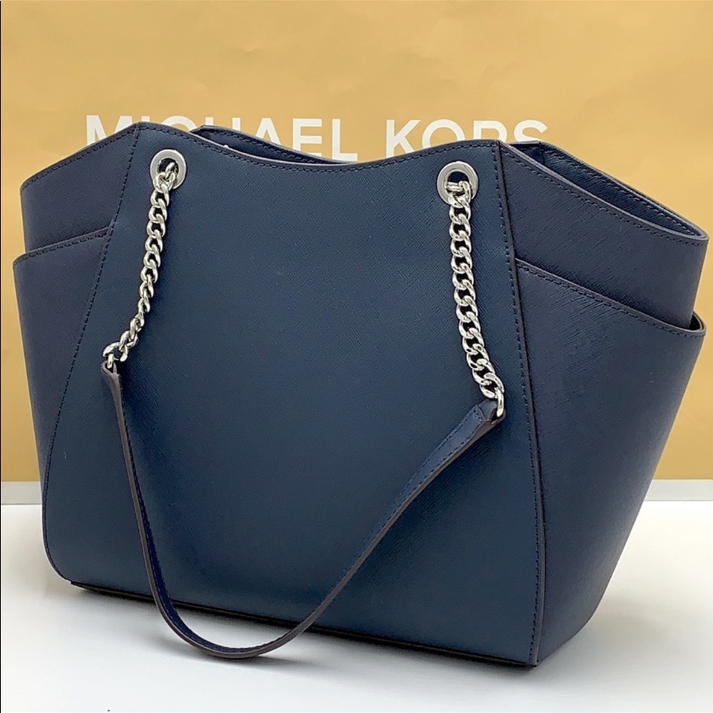 MICHAEL KORS LARGE CHAIN SHOULDER TOTE NAVY & LG DOUBLE ZIP WRISTLET DK … - Picture 8 of 16